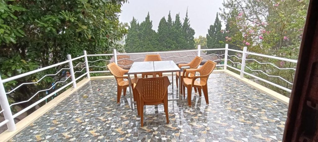 balkon lantai 2