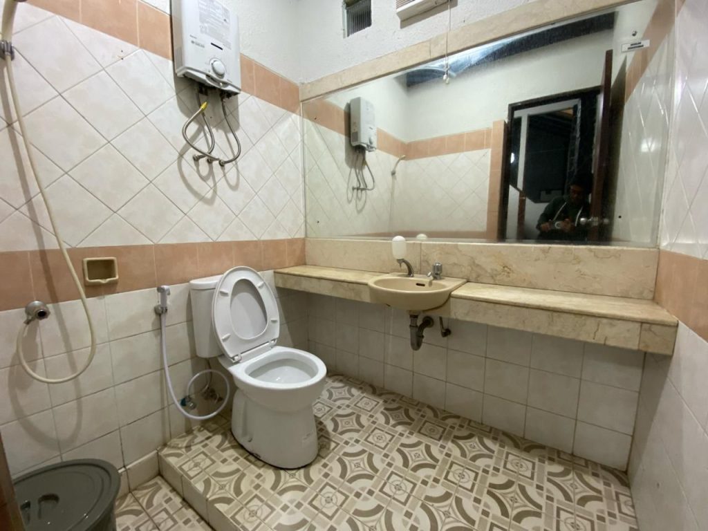 kamar mandi 1
