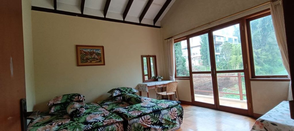 kamar tidur tampak dekat